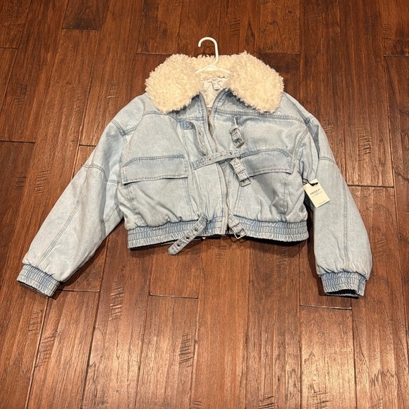 NWT! 0X Light Blue Denim Jacket with White Fur Collar - Picture 7 of 13